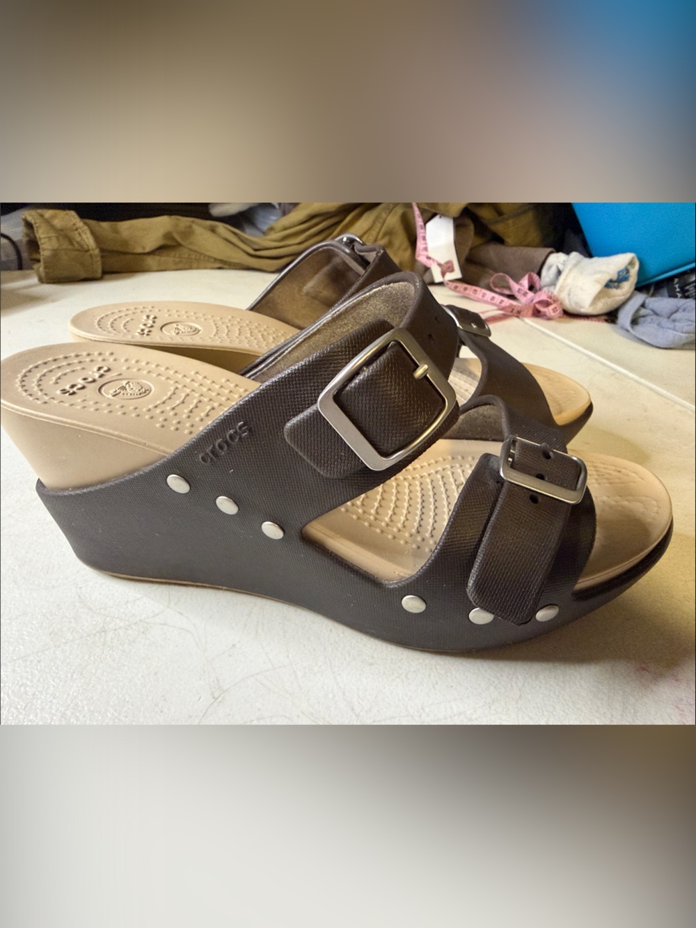 CROCS Cobbler Brown Tan Two-Buckle Clog Sandals | EUC | Sz 7